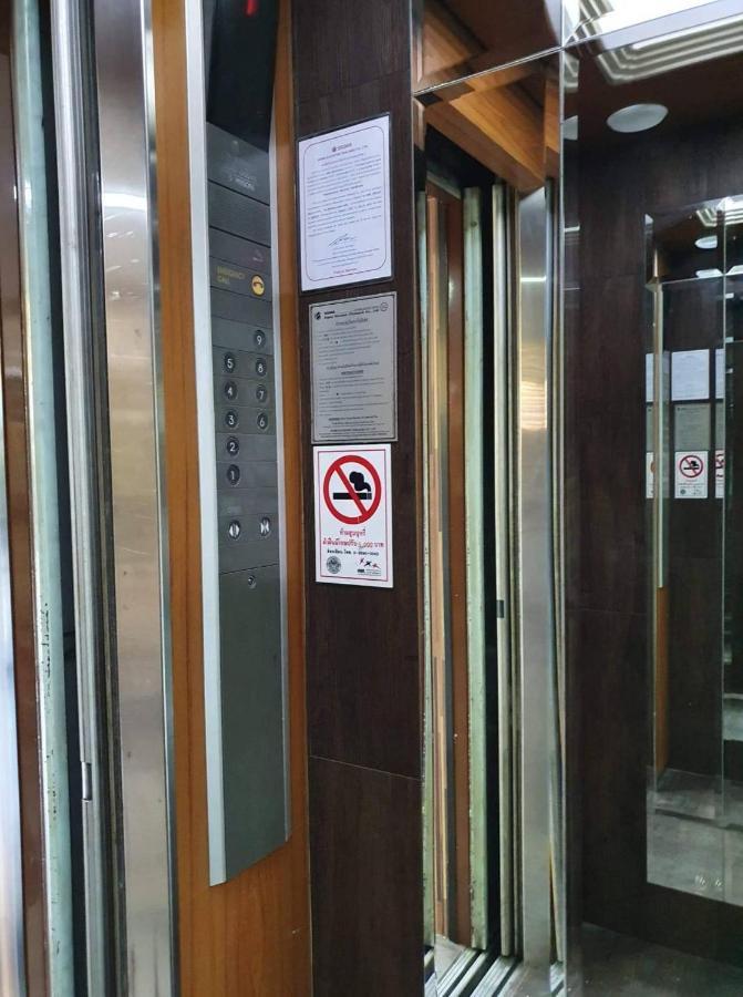 The Montana Lodge-Sathorn Bangkok Exterior foto